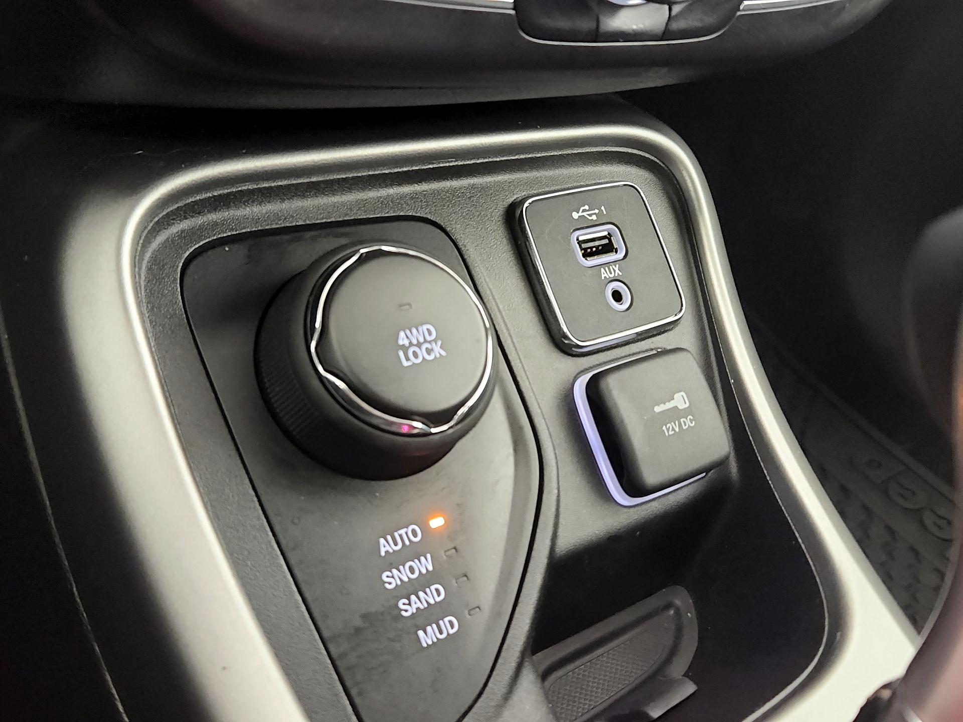 Thumbnail: 2021 Jeep Compass - 18