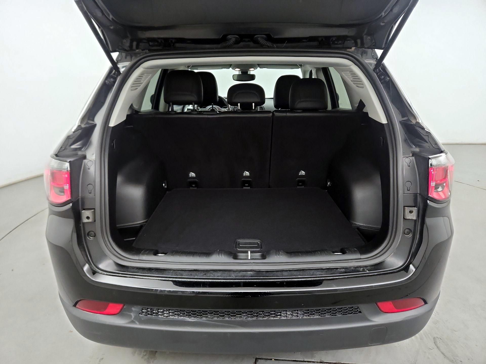 Thumbnail: 2021 Jeep Compass - 20