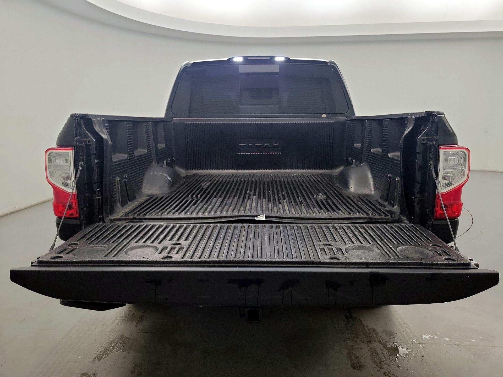 Thumbnail: 2021 Nissan Titan - 19