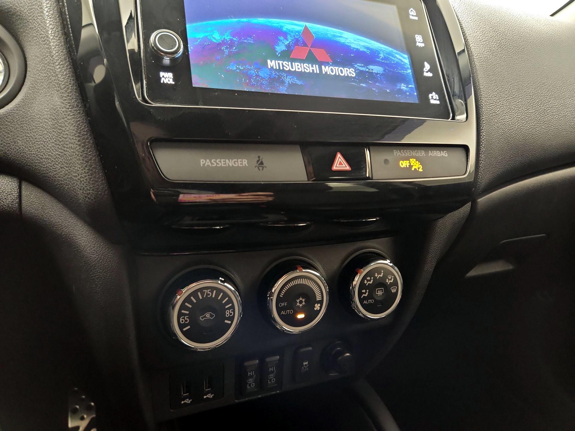 Thumbnail: 2018 Mitsubishi Outlander Sport - 14