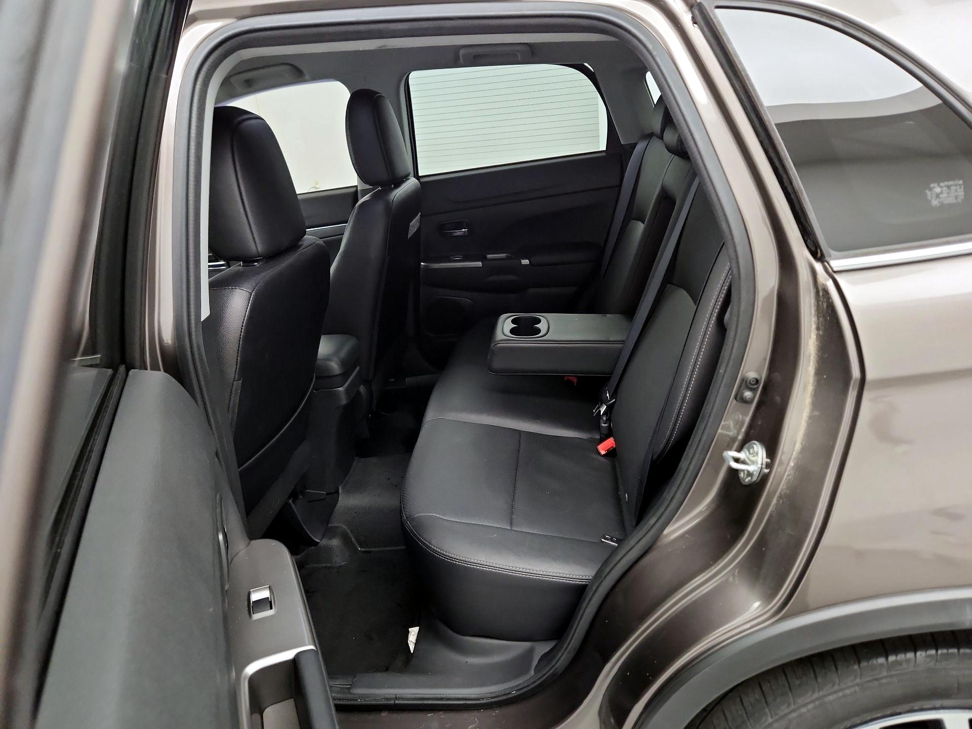 Thumbnail: 2018 Mitsubishi Outlander Sport - 17