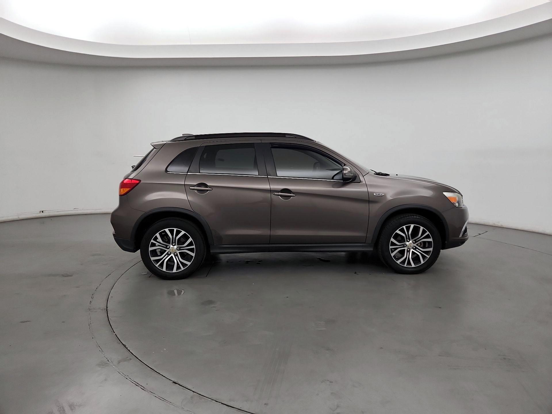 Thumbnail: 2018 Mitsubishi Outlander Sport - 4