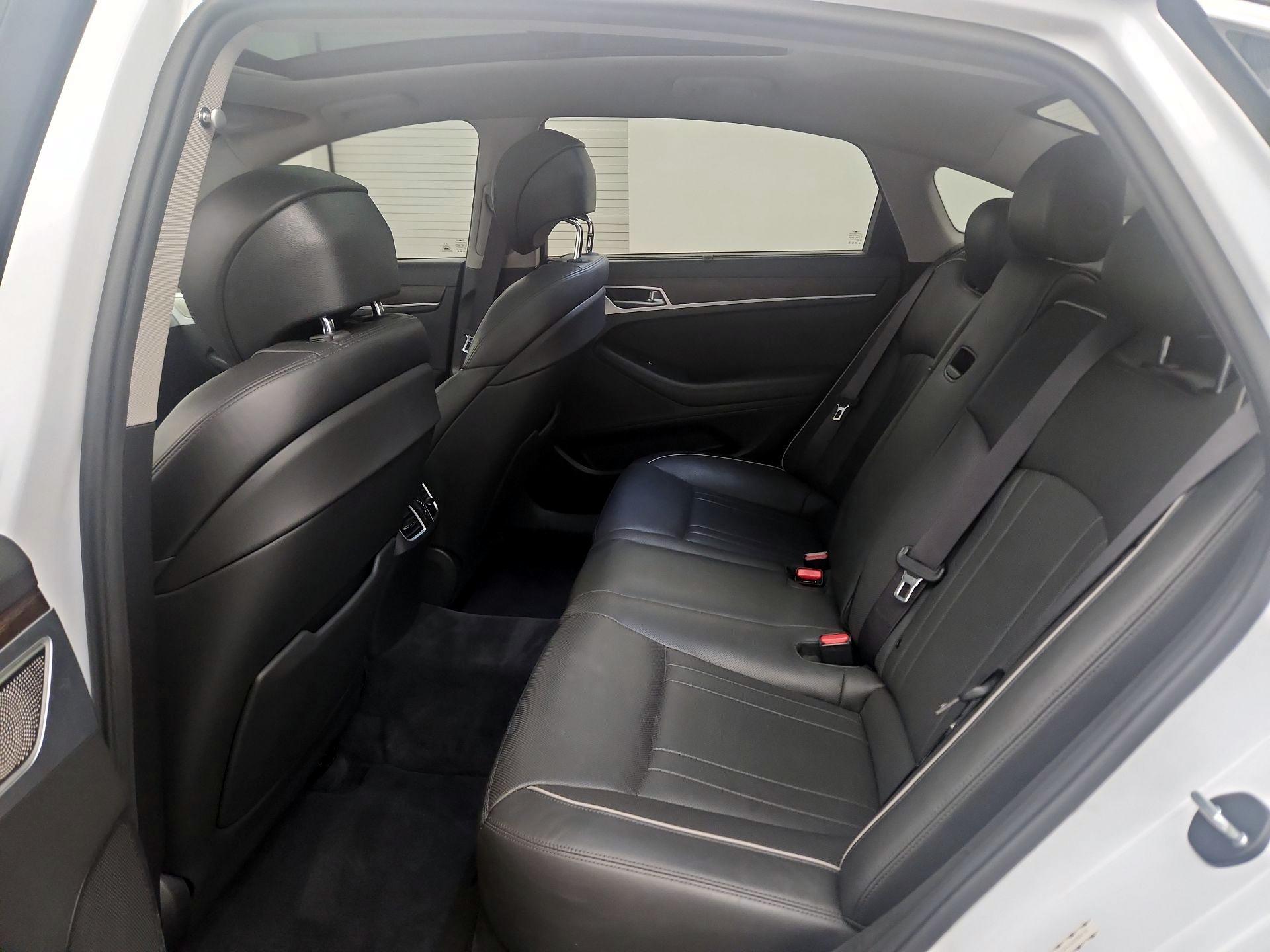 Thumbnail: 2018 Genesis G80 - 19