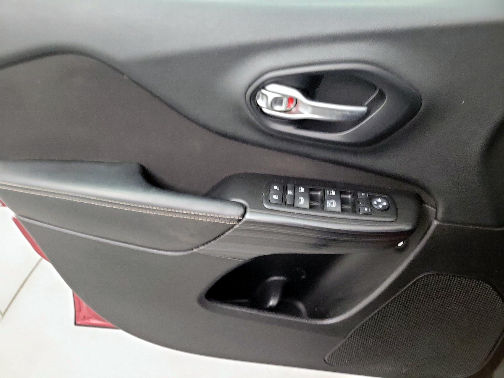 Thumbnail: 2014 Jeep Cherokee - 10