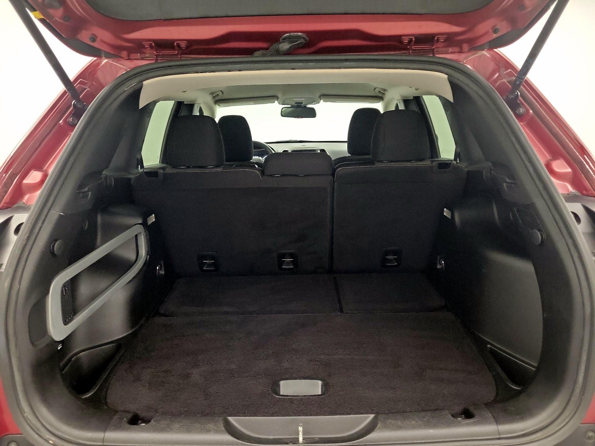 Thumbnail: 2014 Jeep Cherokee - 18