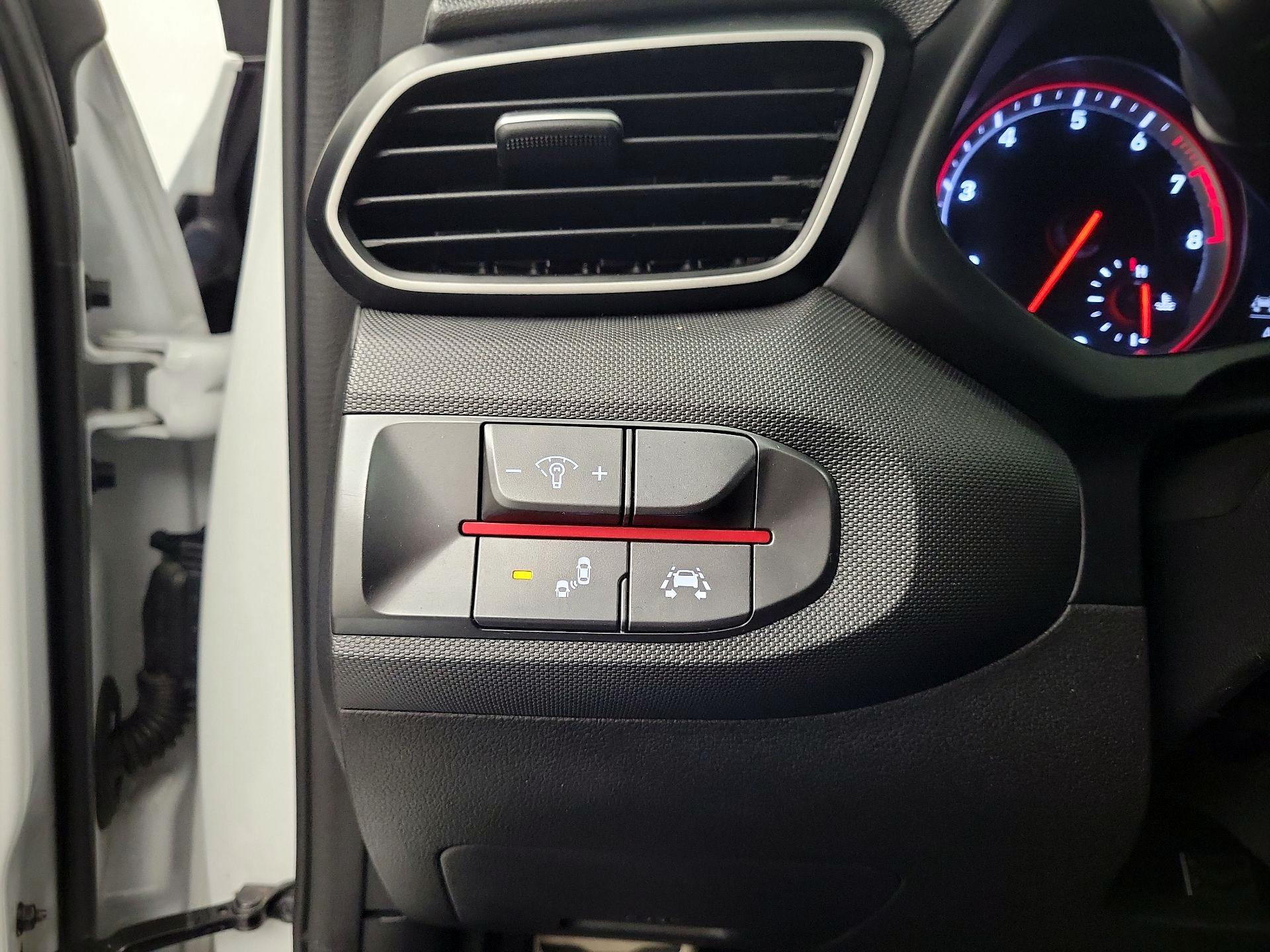 Thumbnail: 2020 Hyundai Veloster - 11