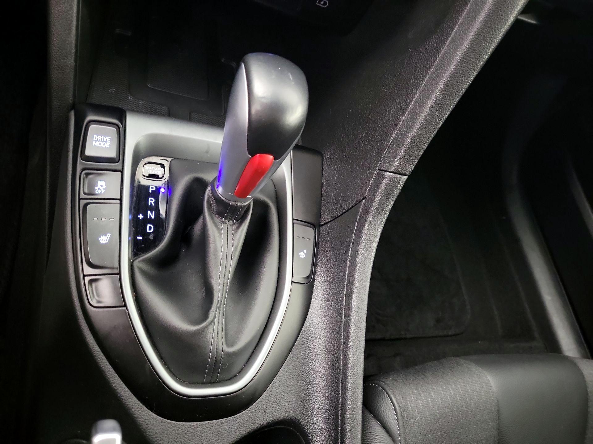 Thumbnail: 2020 Hyundai Veloster - 15