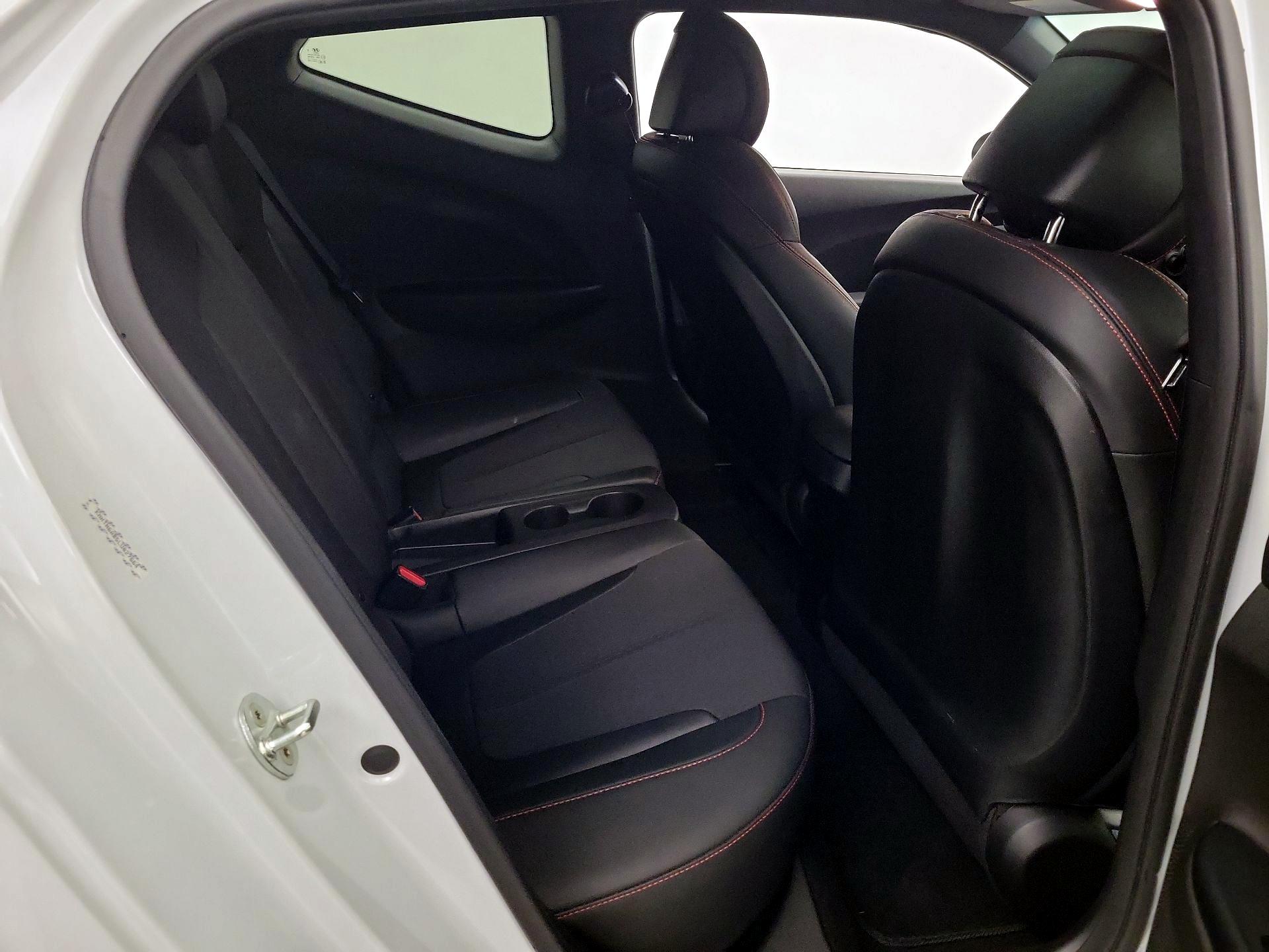 Thumbnail: 2020 Hyundai Veloster - 18