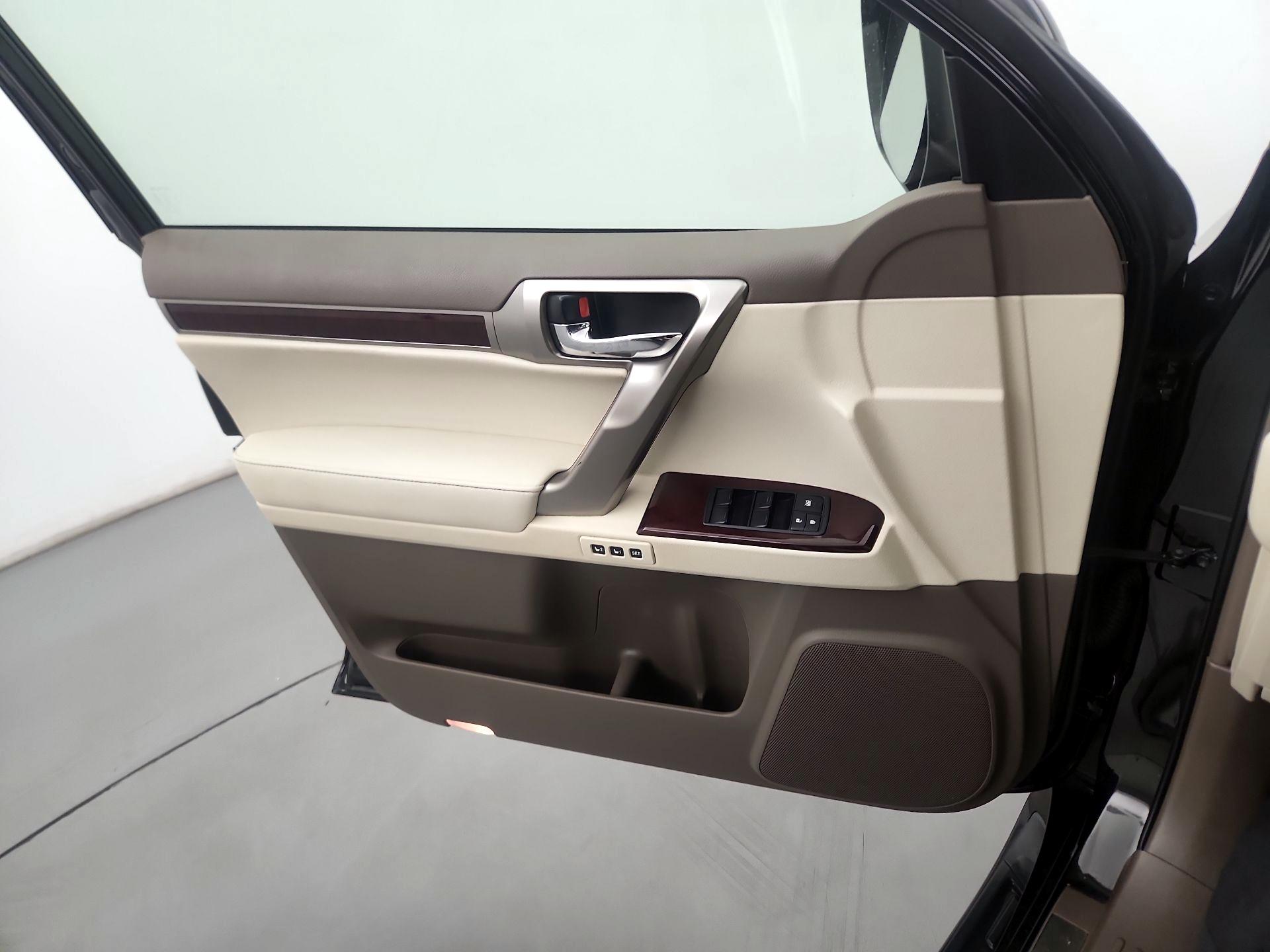 Thumbnail: 2015 Lexus GX - 12