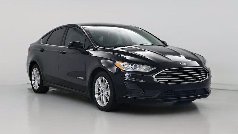 2019 Ford Fusion SE Hero Image