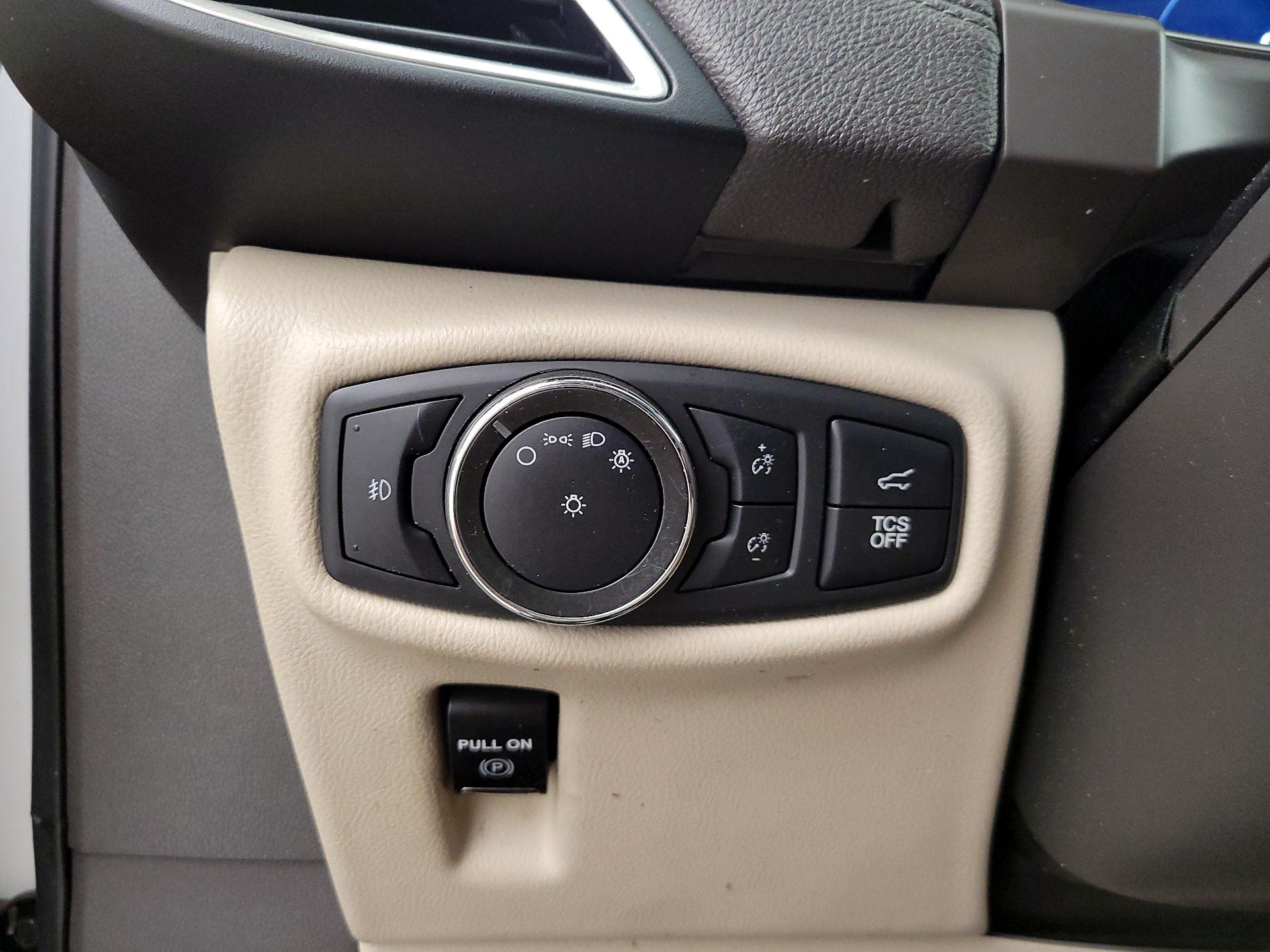 Thumbnail: 2020 Lincoln Nautilus - 13