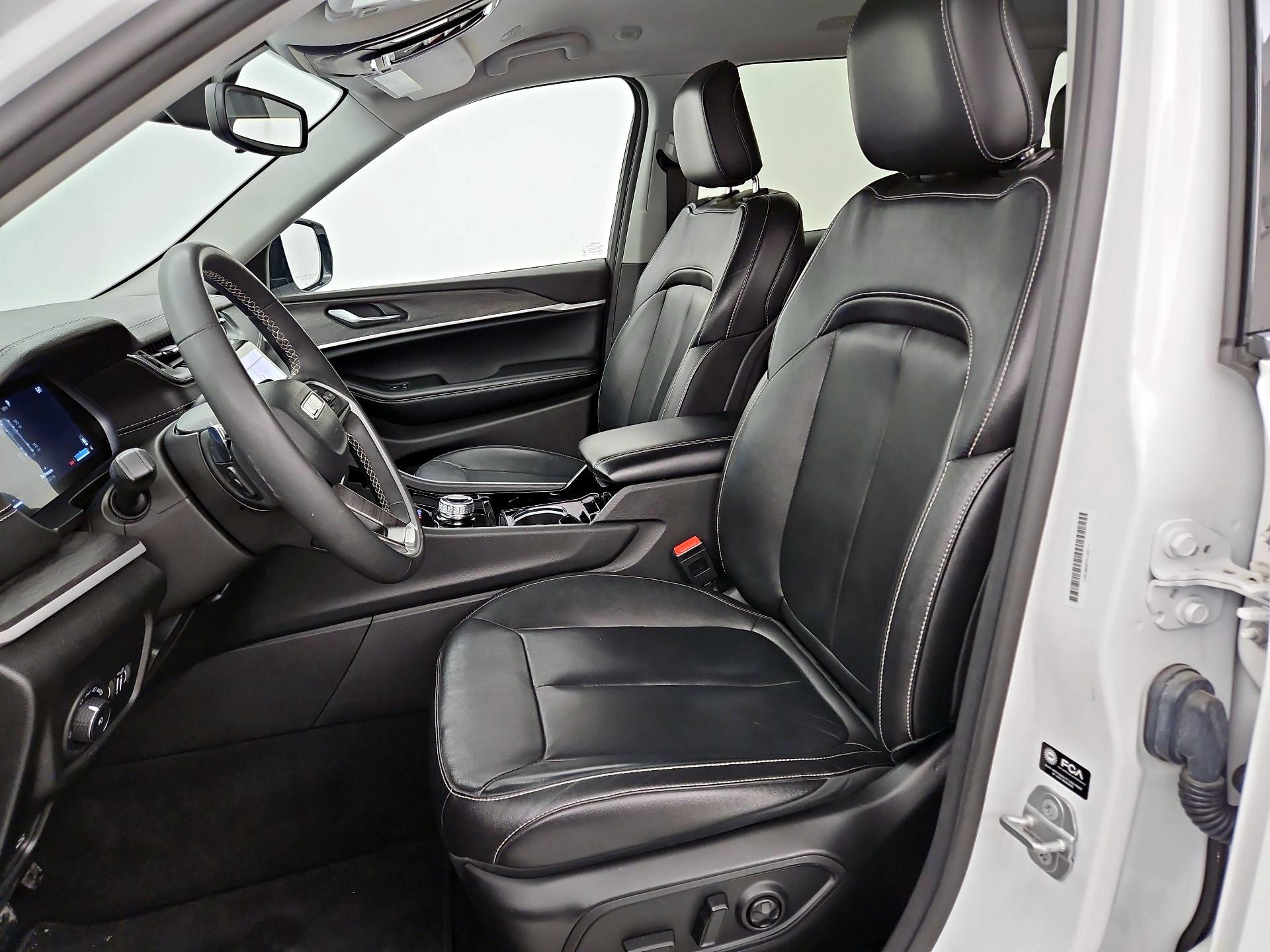 Thumbnail: 2023 Jeep Grand Cherokee - 11