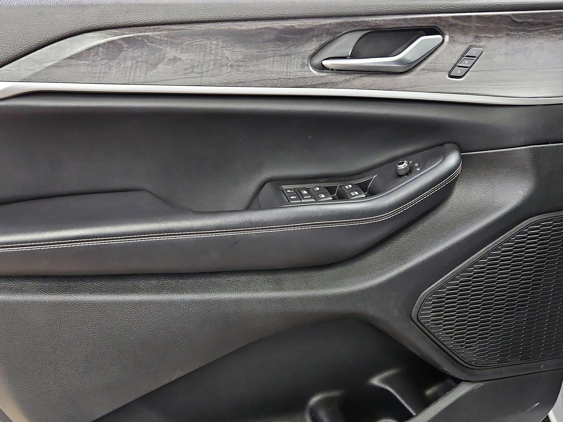 Thumbnail: 2023 Jeep Grand Cherokee - 12