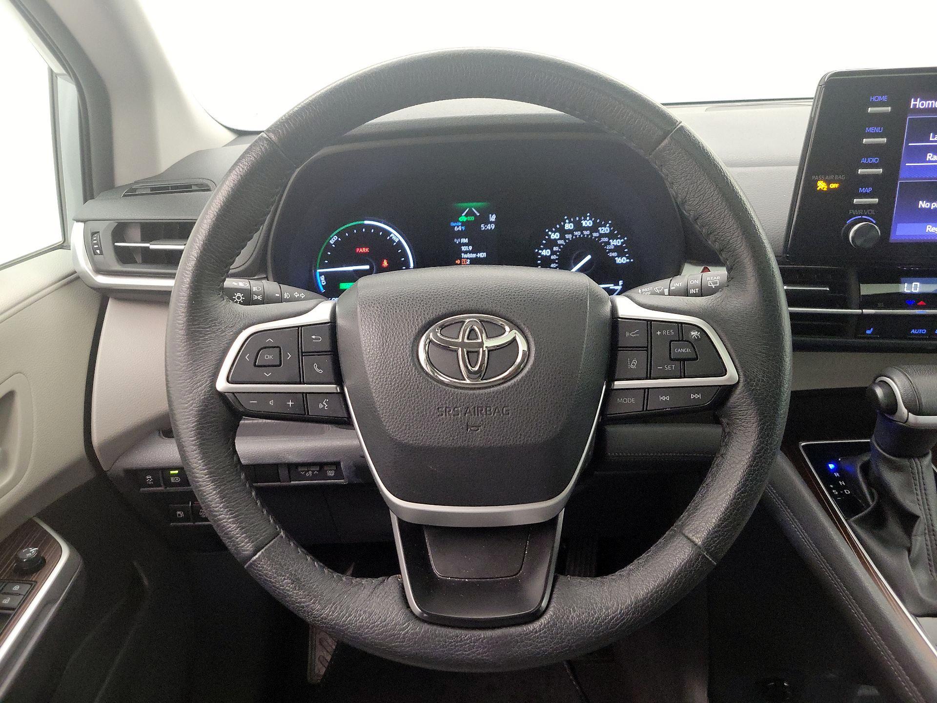 Thumbnail: 2023 Toyota Sienna - 10