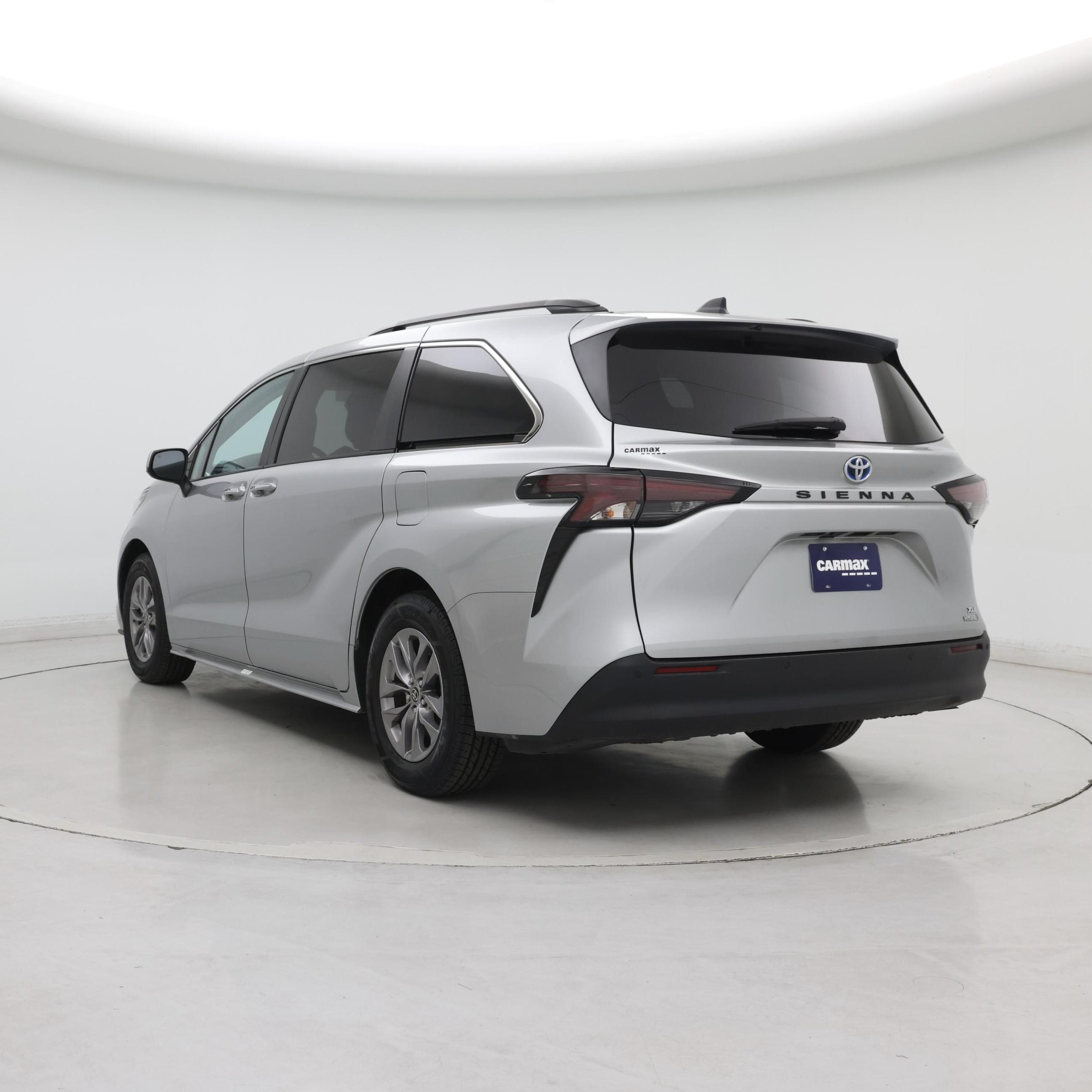 Thumbnail: 2023 Toyota Sienna - 2