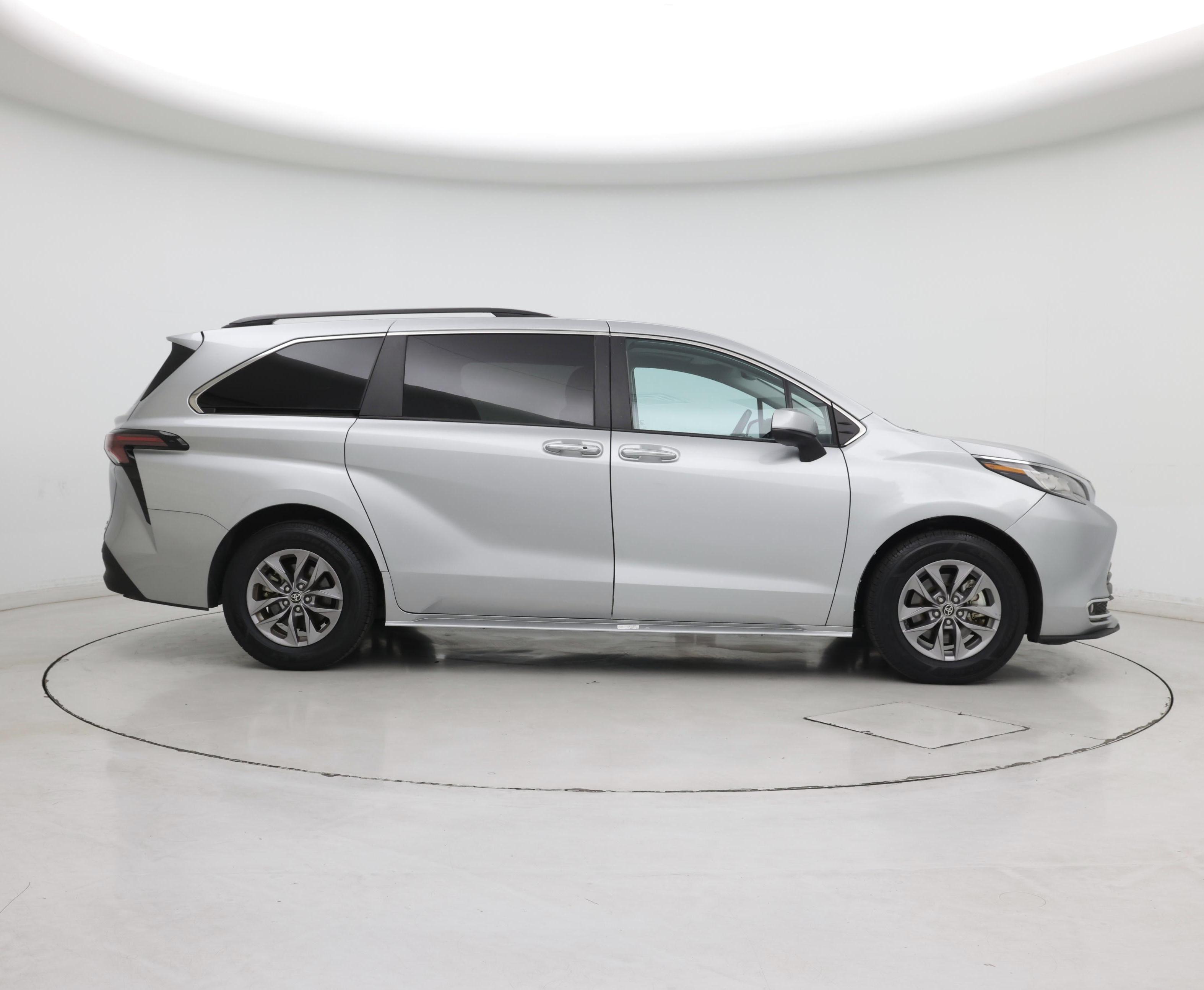 Thumbnail: 2023 Toyota Sienna - 7