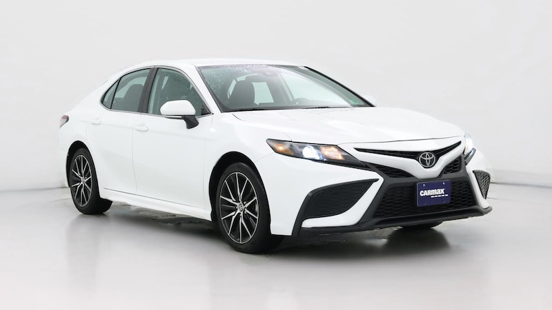 2024 Toyota Camry SE Hero Image