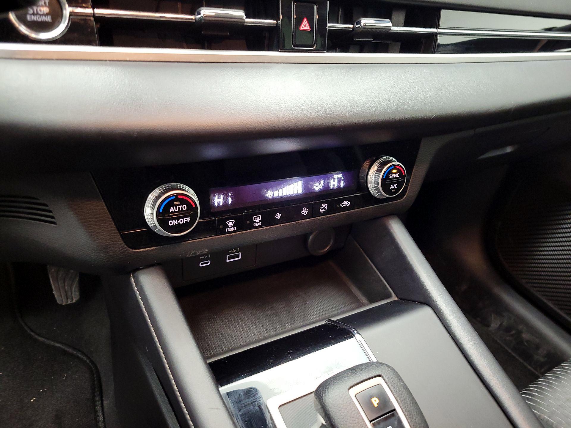 Thumbnail: 2022 Mitsubishi Outlander - 16