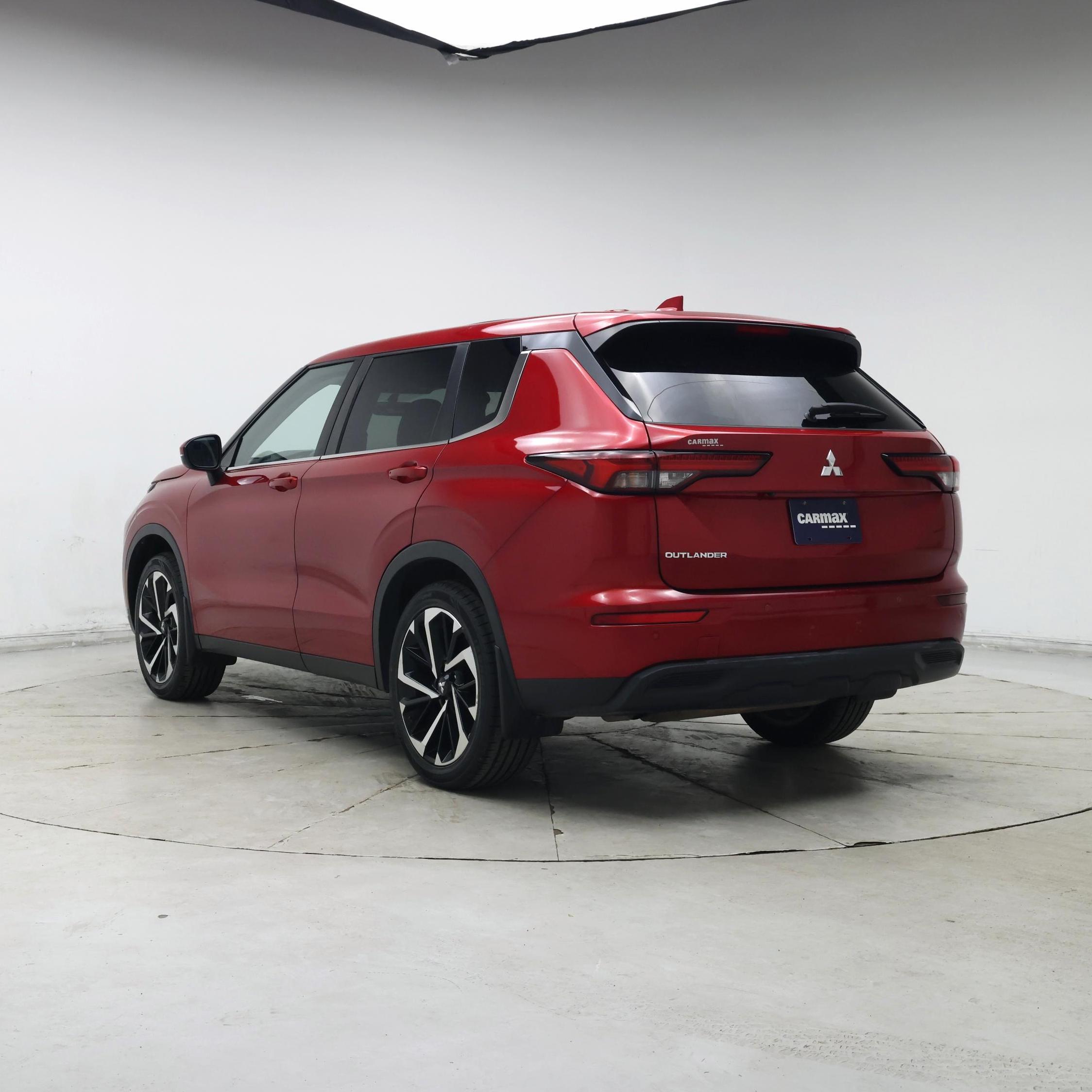 Thumbnail: 2022 Mitsubishi Outlander - 2