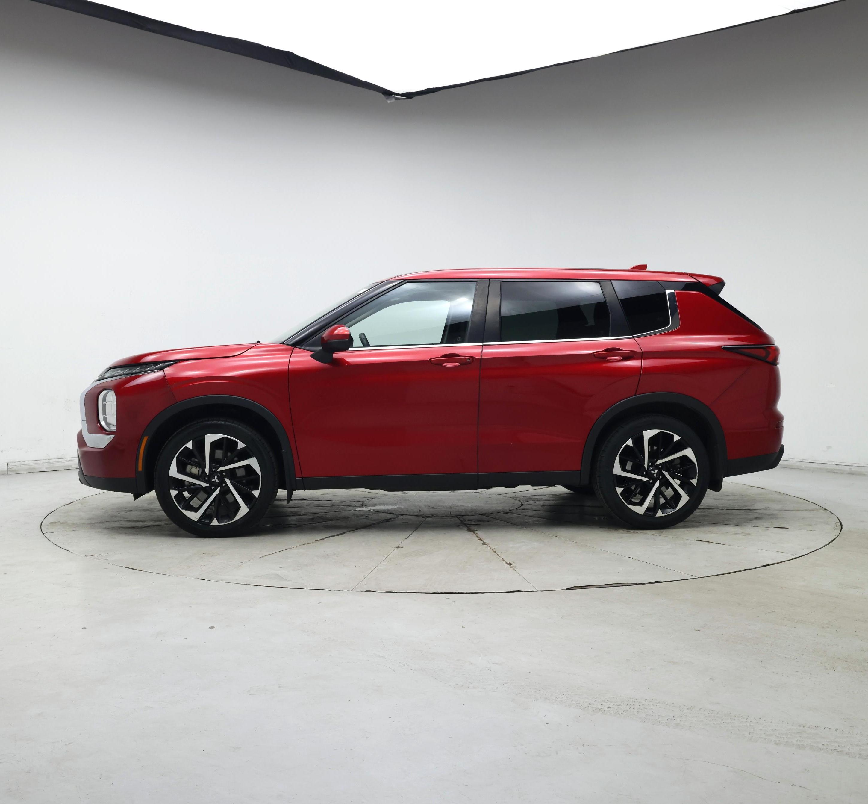 Thumbnail: 2022 Mitsubishi Outlander - 3