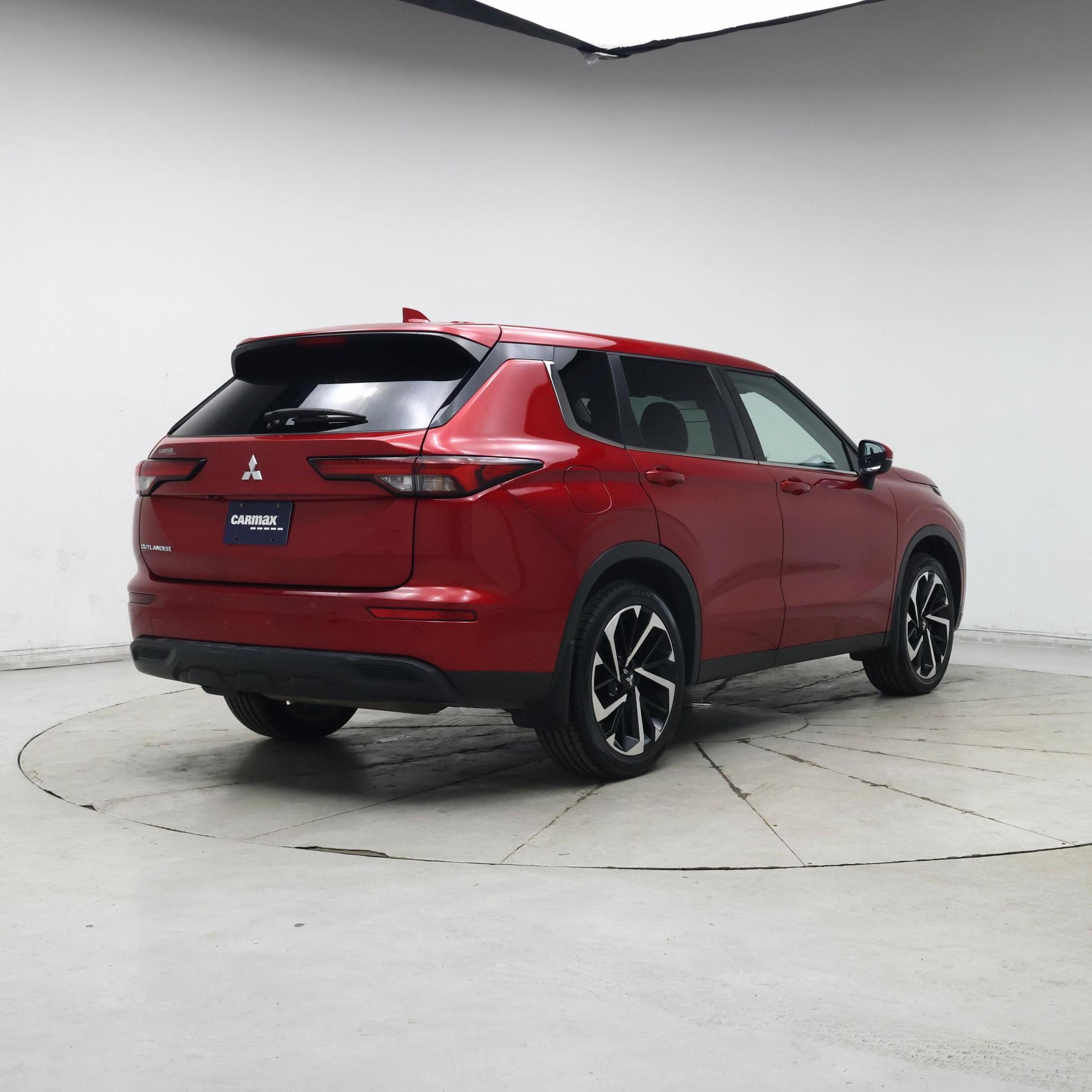 Thumbnail: 2022 Mitsubishi Outlander - 8