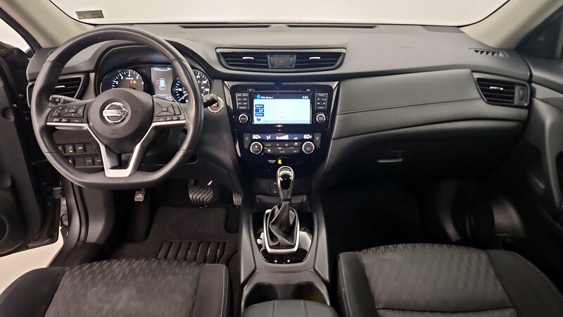 2017 Nissan Rogue SV 9