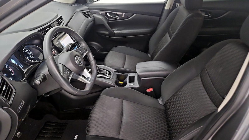 2017 Nissan Rogue SV 11
