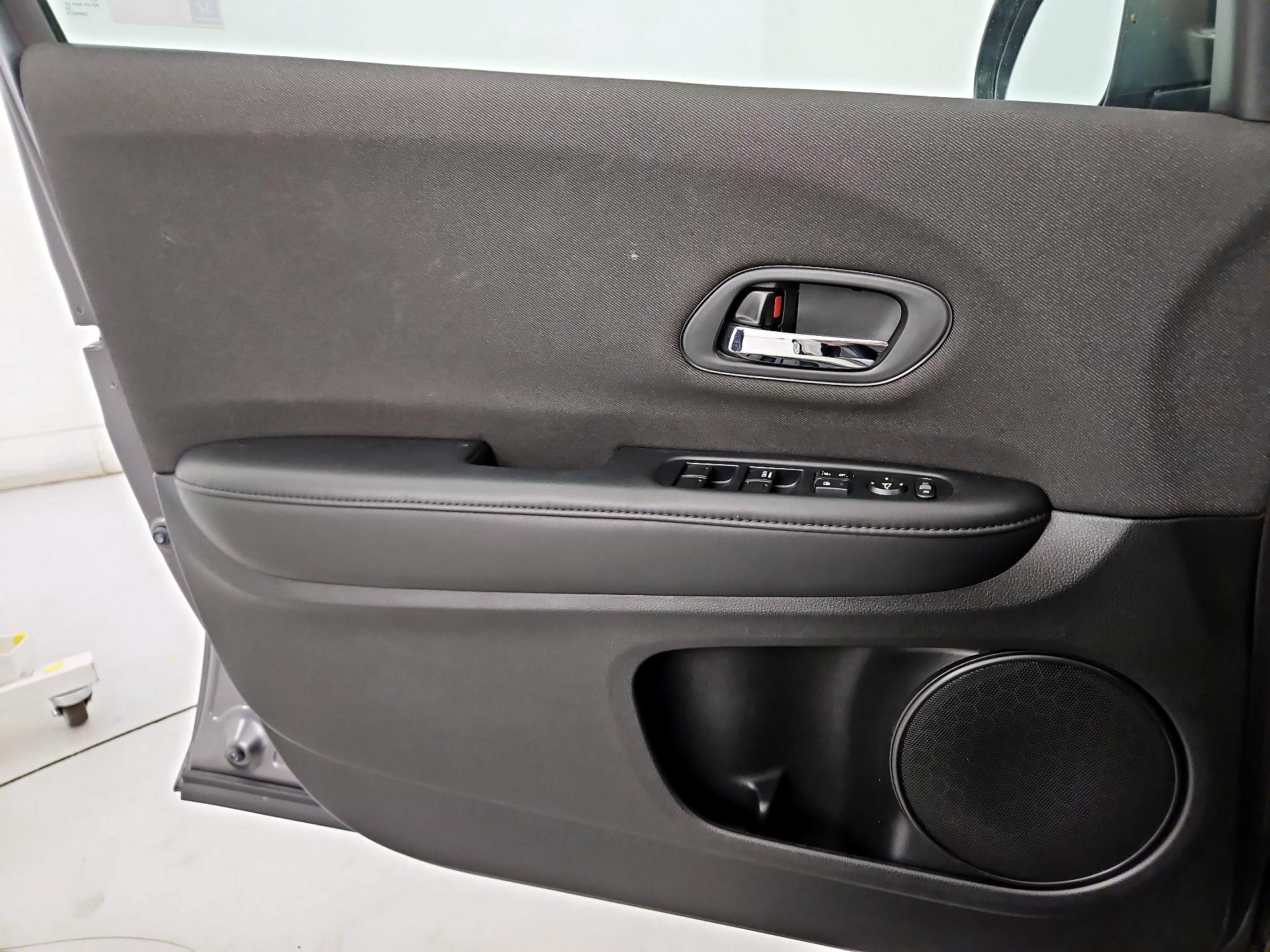 Thumbnail: 2019 Honda HR-V - 12