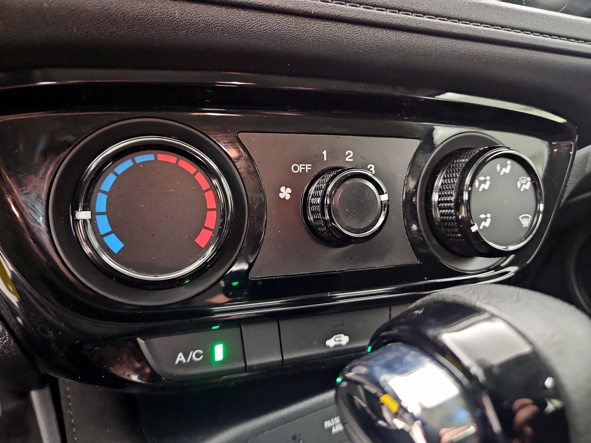 Thumbnail: 2019 Honda HR-V - 16