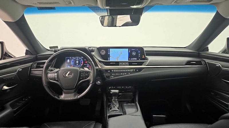 2019 Lexus ES  9