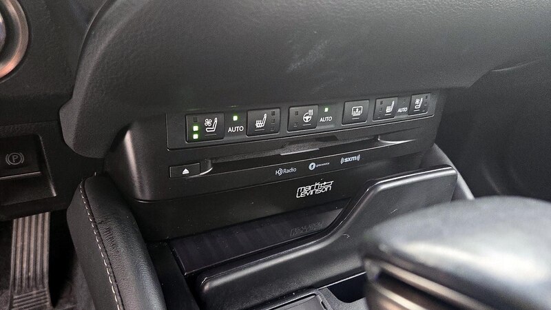 2019 Lexus ES  17