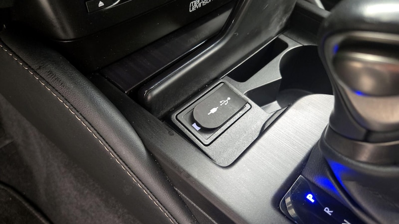 2019 Lexus ES  19