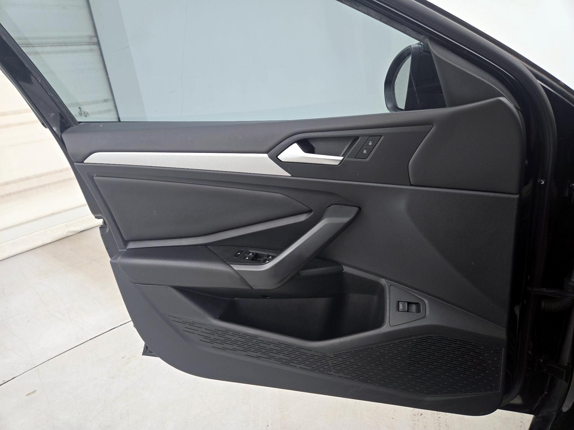 Thumbnail: 2020 Volkswagen Jetta - 12