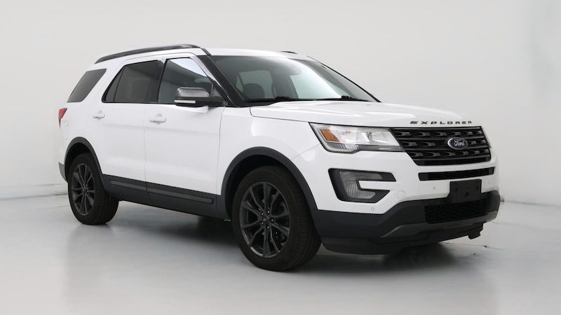 2017 Ford Explorer XLT Hero Image