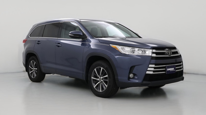 2017 Toyota Highlander XLE Hero Image