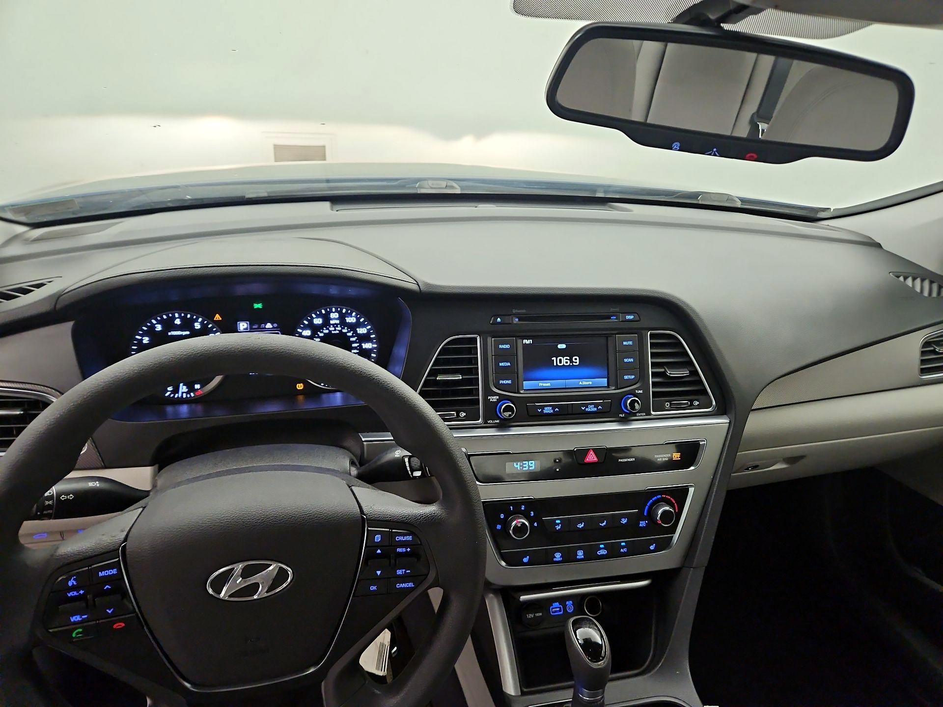 Thumbnail: 2015 Hyundai Sonata - 9