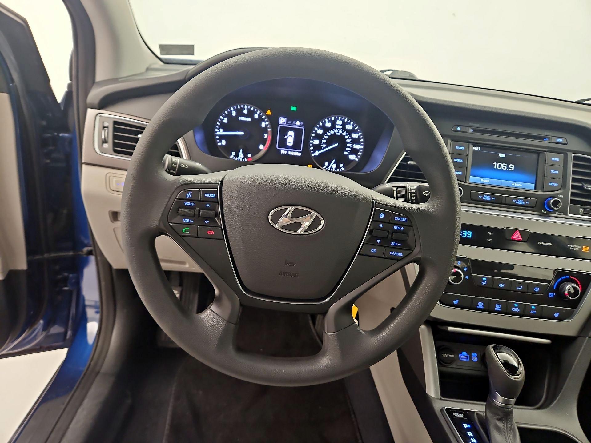 Thumbnail: 2015 Hyundai Sonata - 10