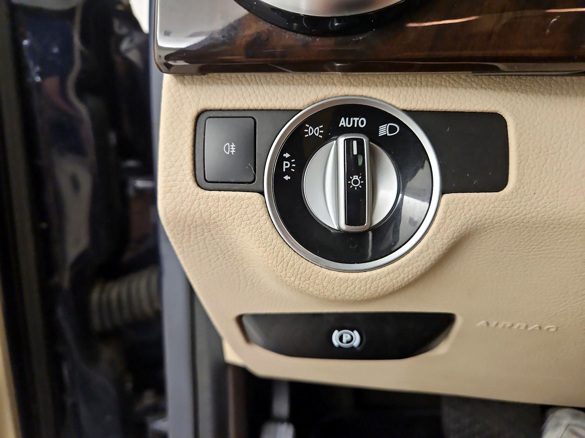 Thumbnail: 2015 Mercedes-Benz GLK - 13