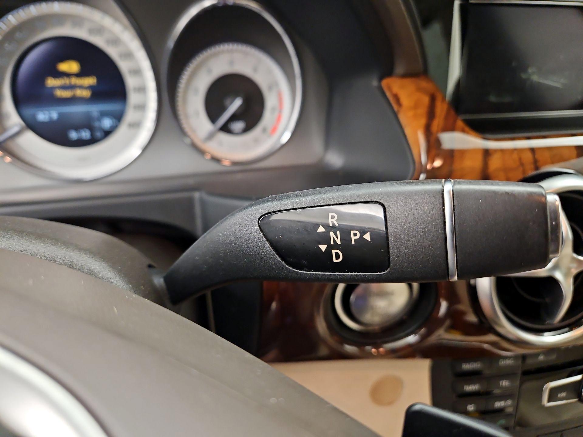 Thumbnail: 2015 Mercedes-Benz GLK - 17