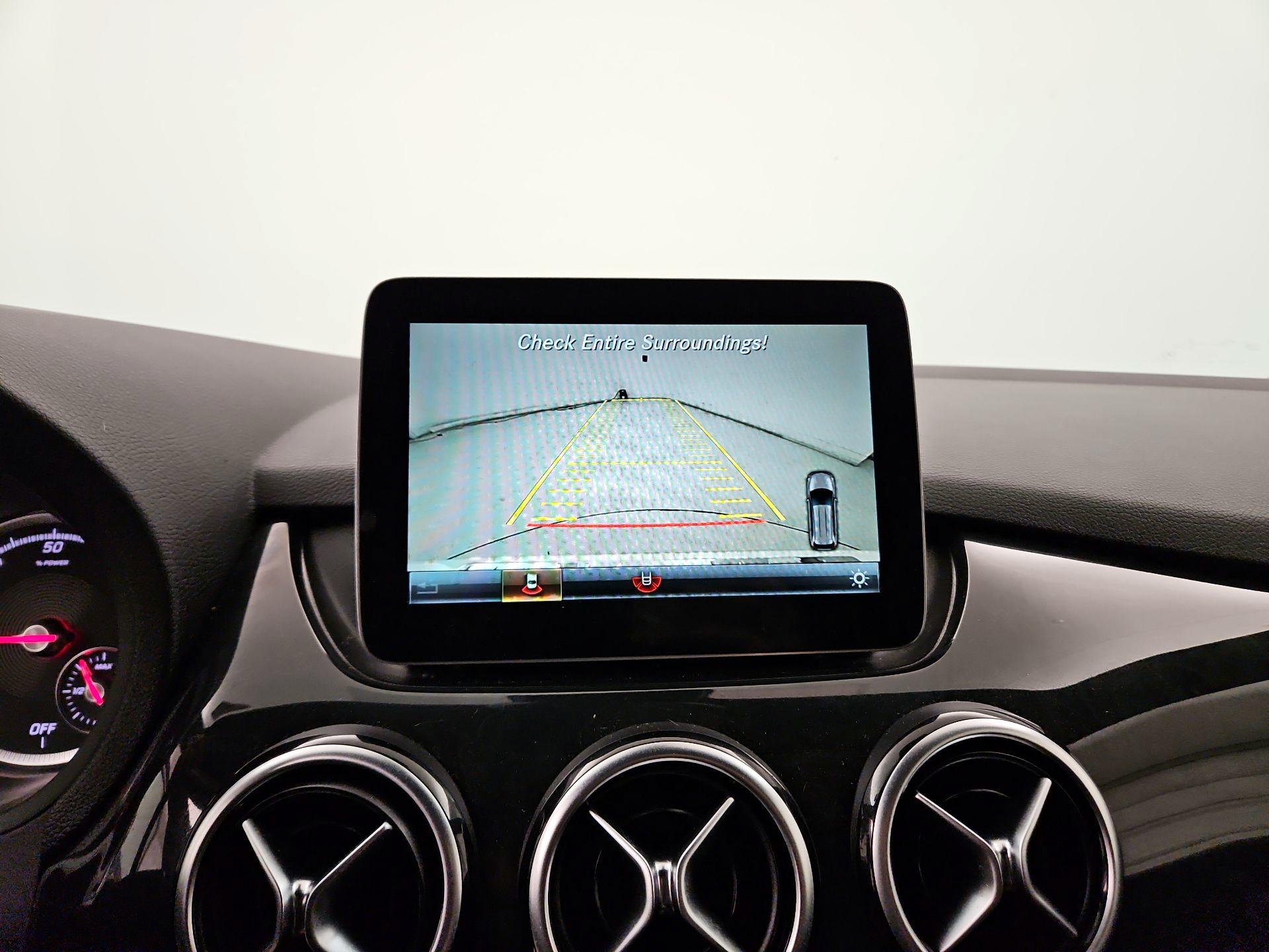 Thumbnail: 2017 Mercedes-Benz B-Class - 15