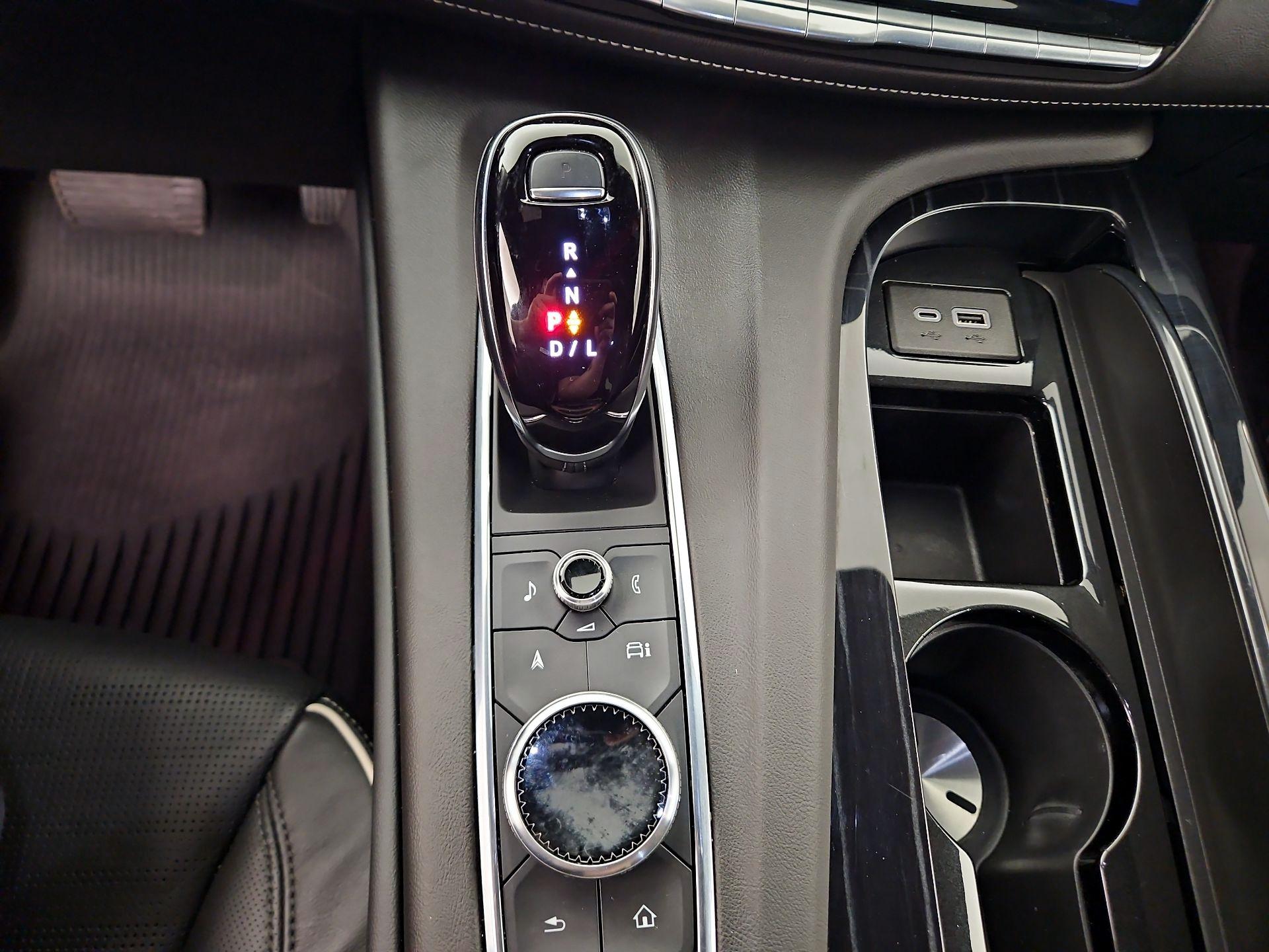 Thumbnail: 2024 Cadillac Escalade - 18