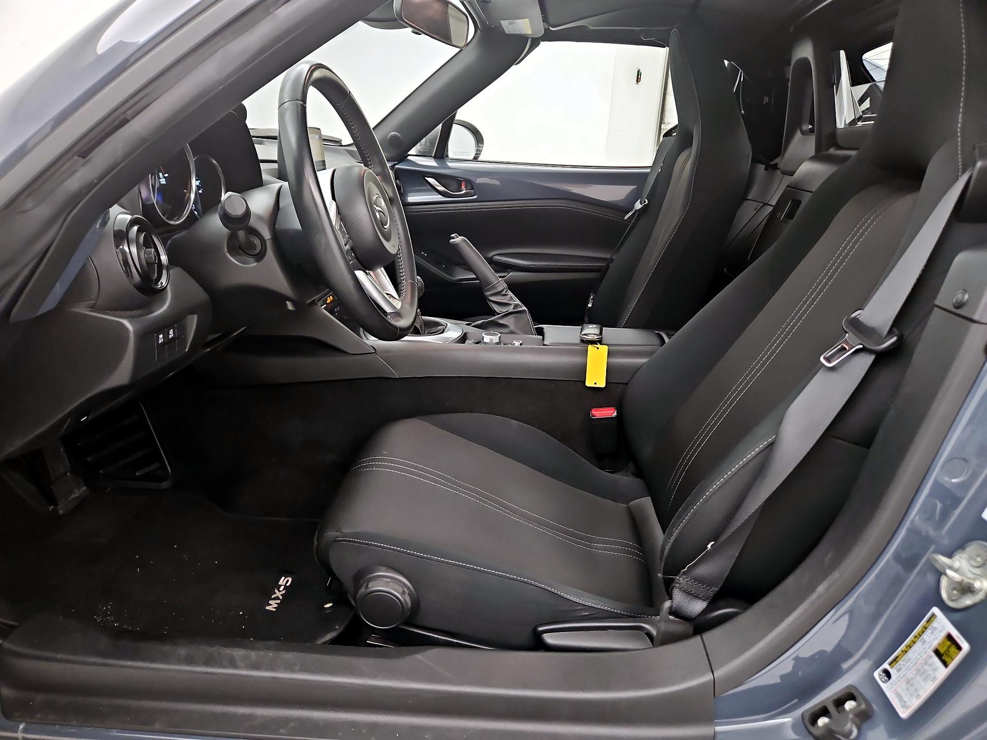 Thumbnail: 2021 Mazda MX-5 Miata - 11