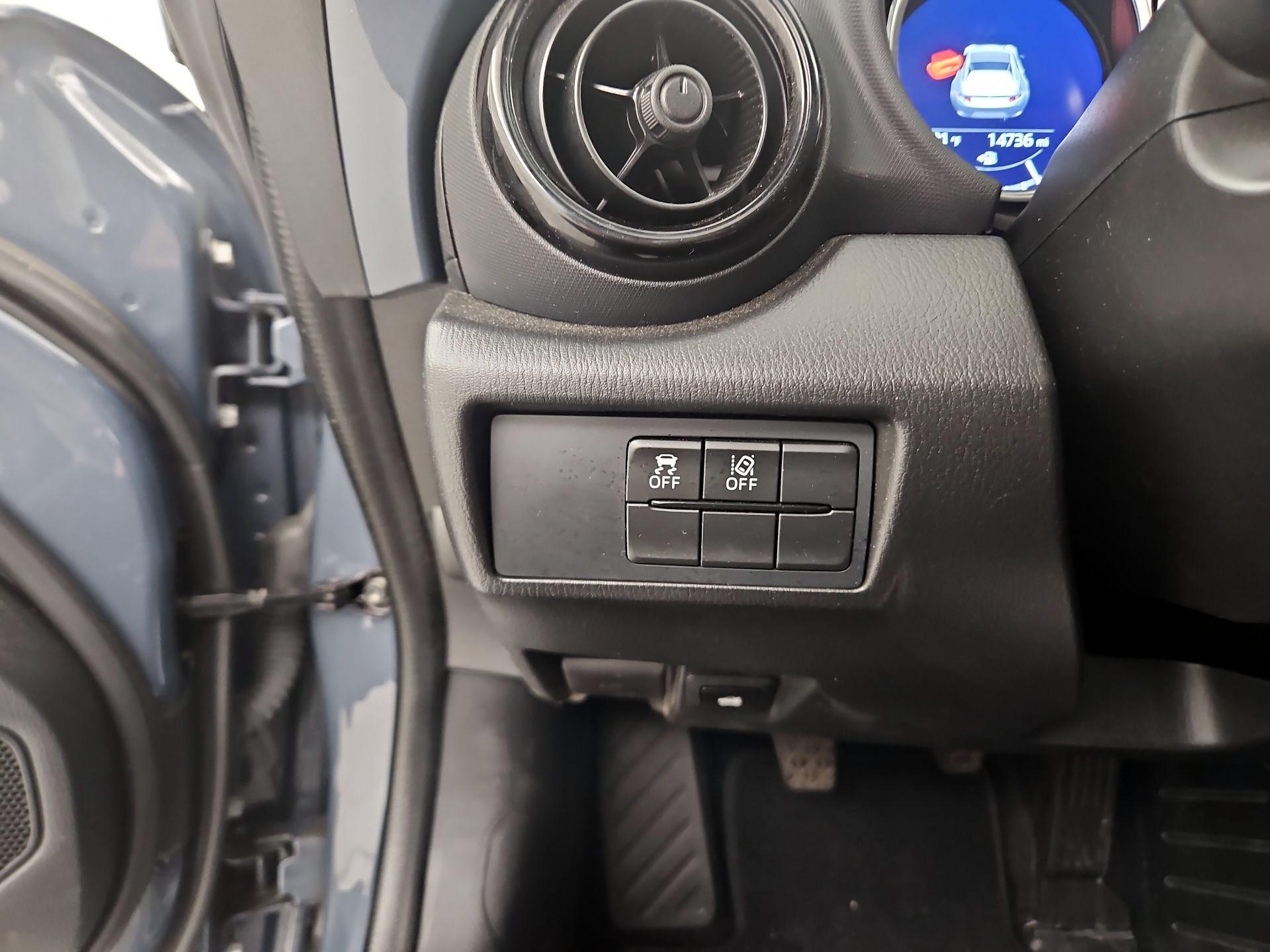 Thumbnail: 2021 Mazda MX-5 Miata - 13