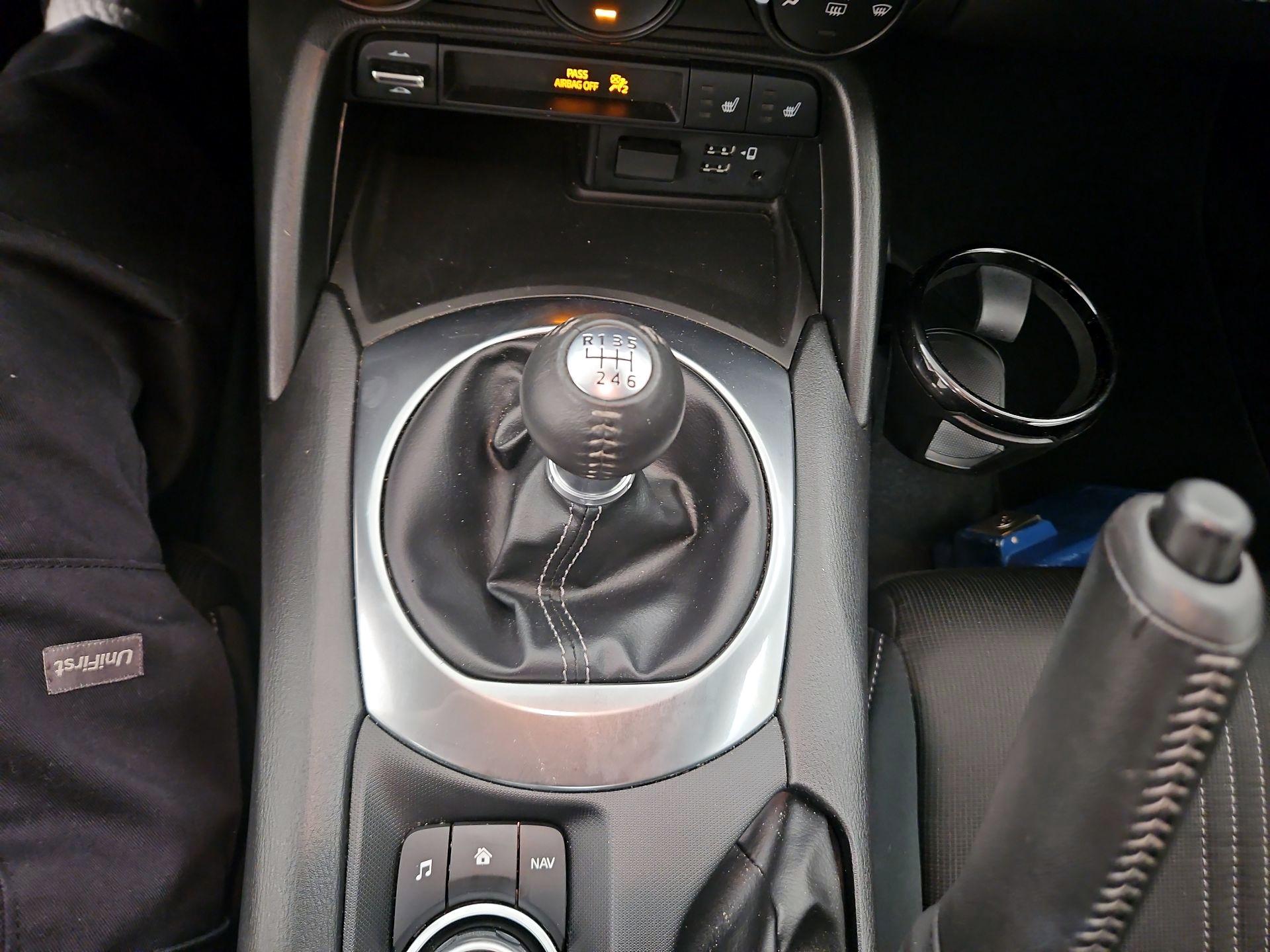 Thumbnail: 2021 Mazda MX-5 Miata - 17