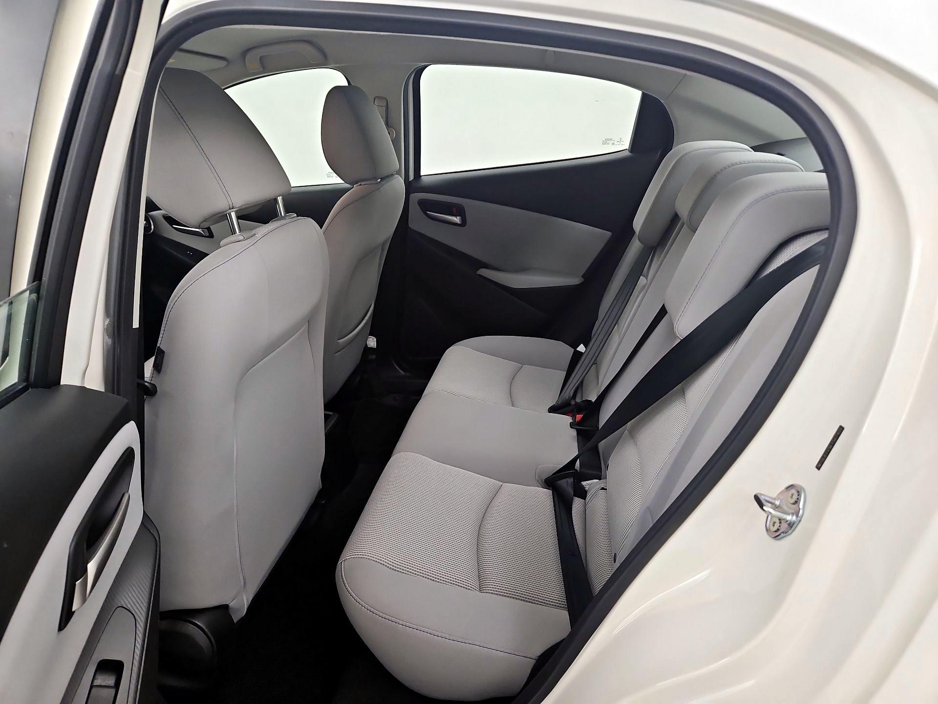 Thumbnail: 2019 Toyota Yaris - 18