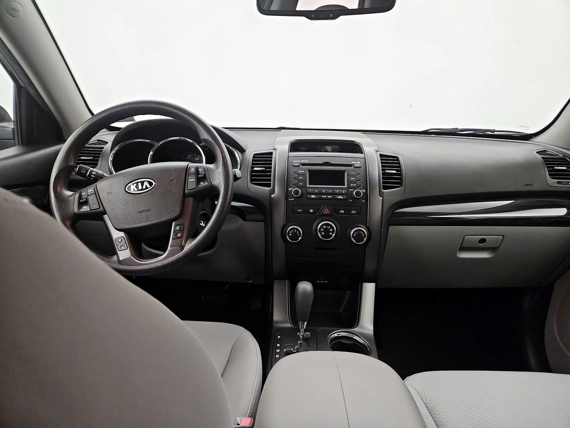 Thumbnail: 2013 Kia Sorento - 9