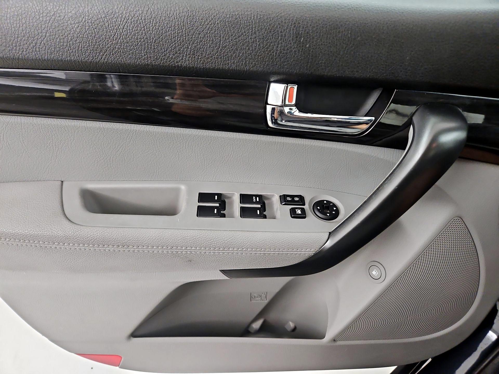 Thumbnail: 2013 Kia Sorento - 12
