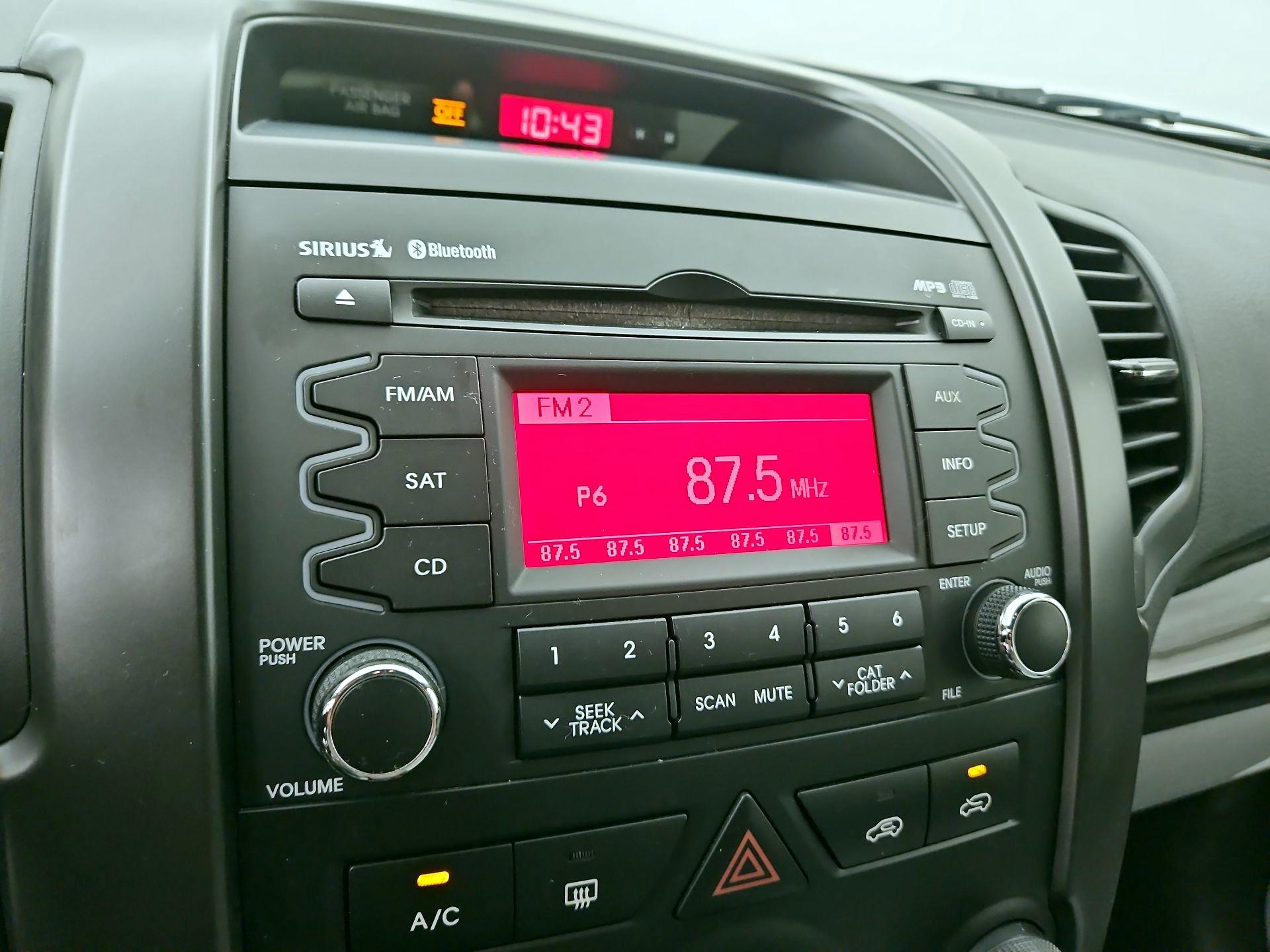 Thumbnail: 2013 Kia Sorento - 14