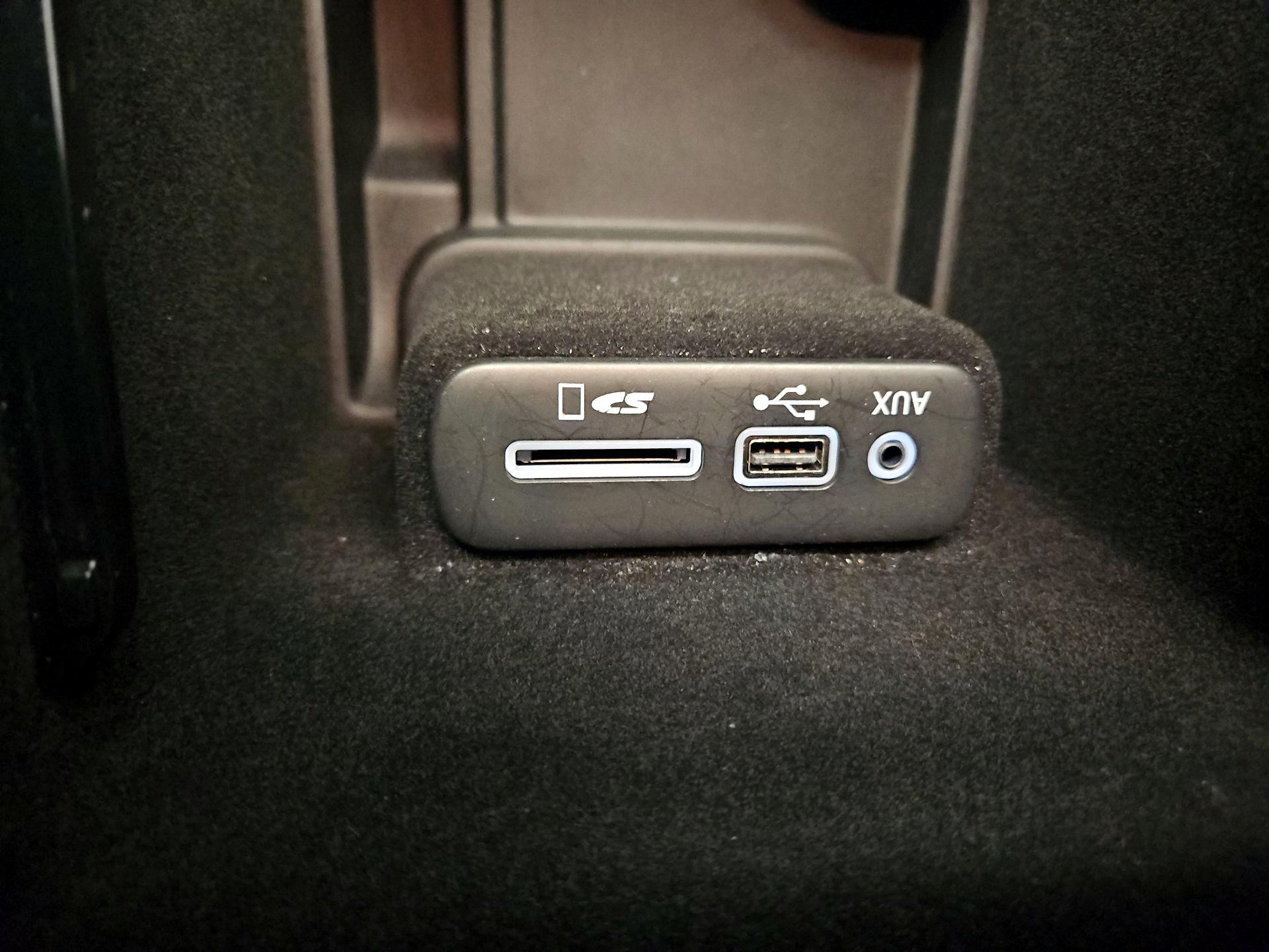 Thumbnail: 2016 Dodge Charger - 19