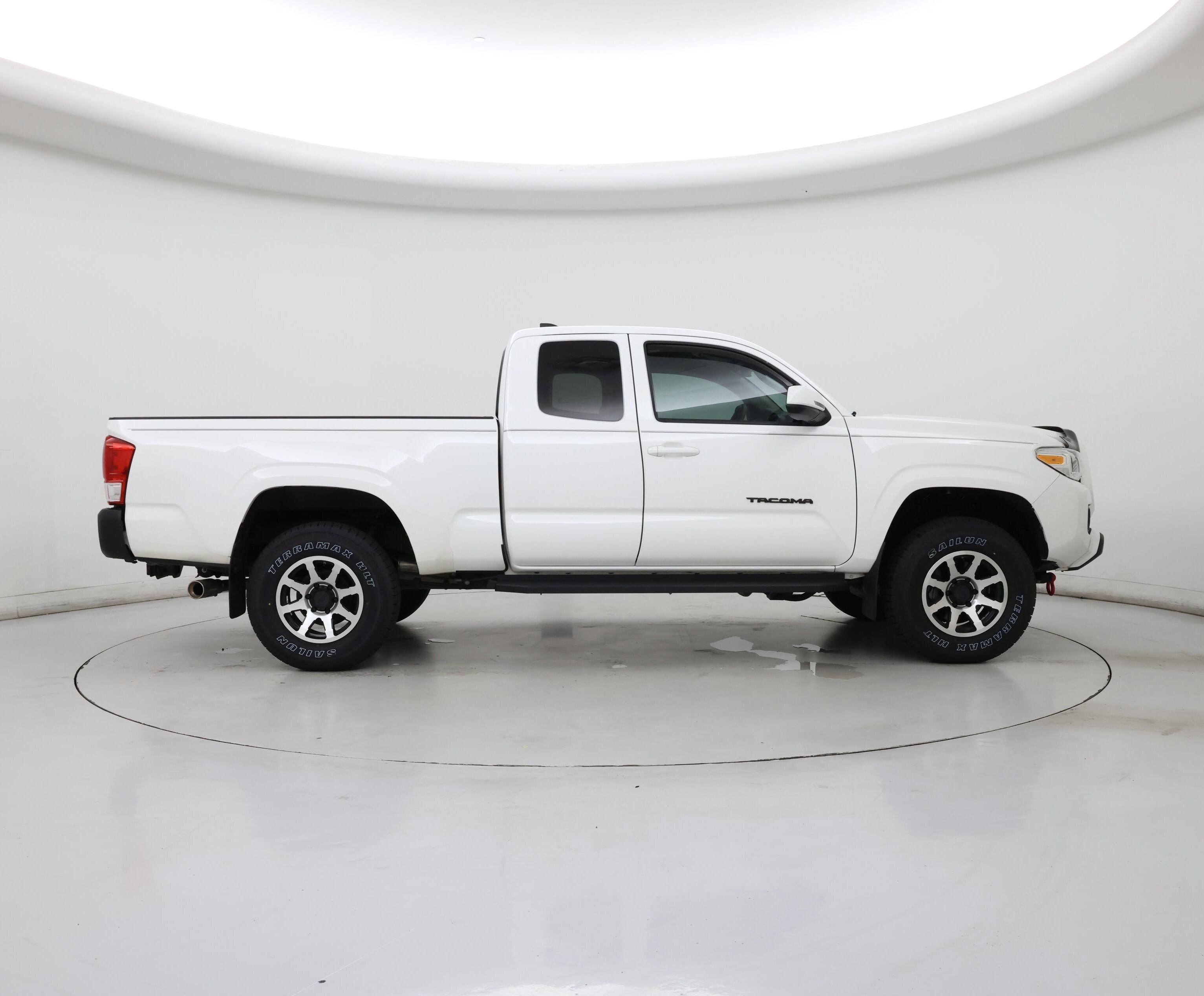 Thumbnail: 2019 Toyota Tacoma - 7